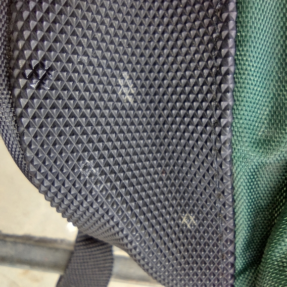 Toppers H2O Avalon Sport Backpack 1636 Forest/Blk - Picture 13 of 13